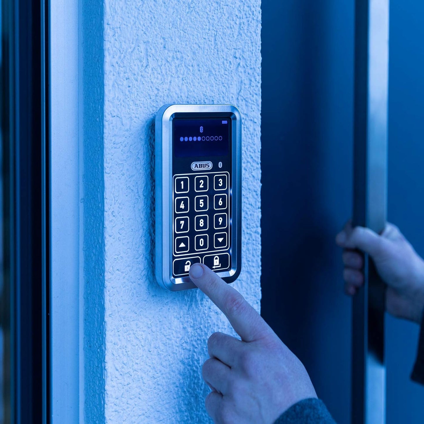 ABUS WINTECTO One Window Drive - Smart Window Handle & HomeTec Pro Bluetooth Keyboard CFT3100 - Code Input to Open the Front Door - For HomeTec Pro Bluetooth Door Lock Drive CFA3100 - White