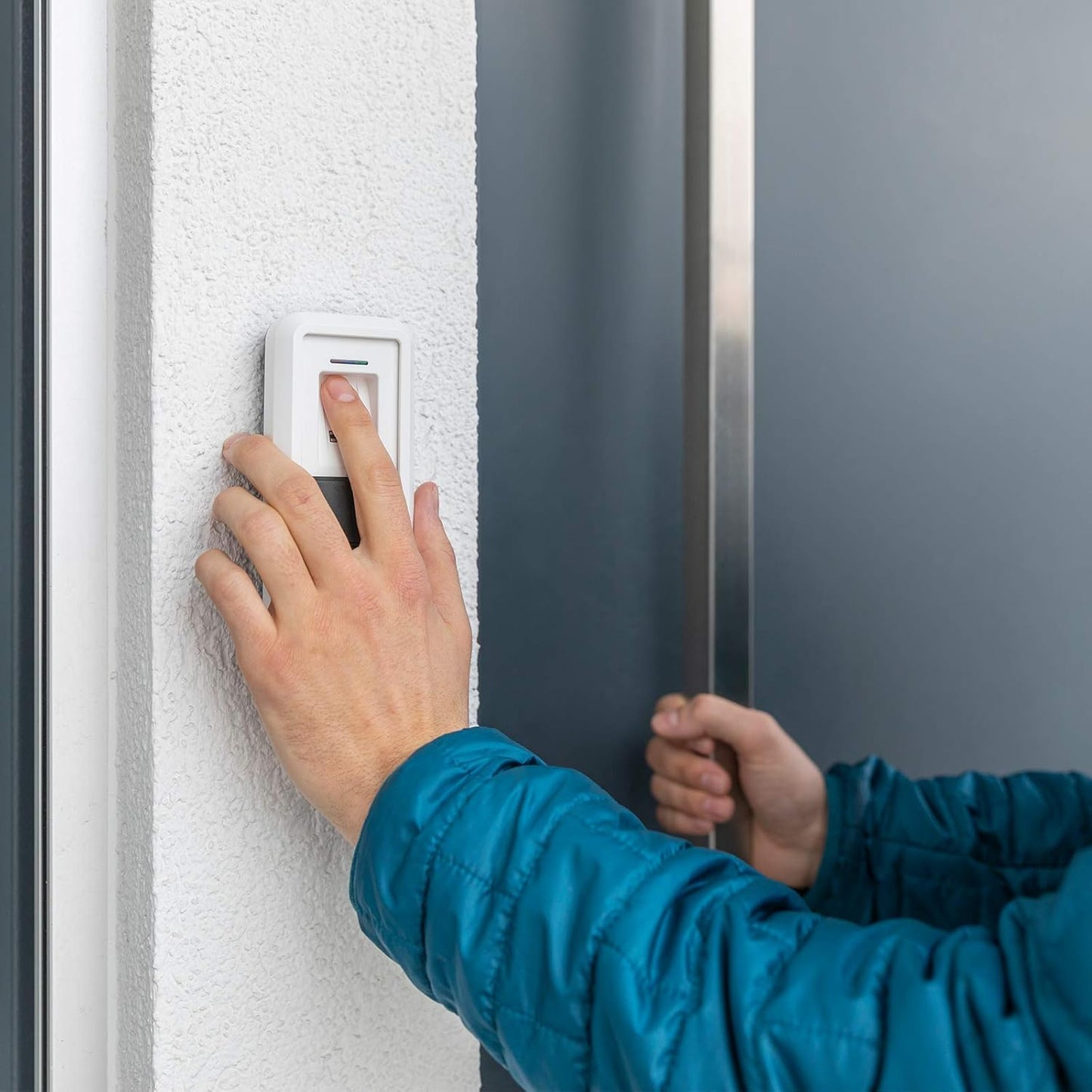 ABUS WINTECTO One Window Drive - Smart Window Handle & HomeTec Pro Bluetooth® Finger Scanner CFS3100